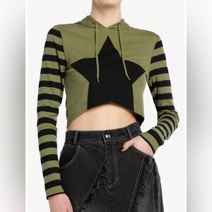 Hot Topic Black Star Green Striped Cropped Hoodie